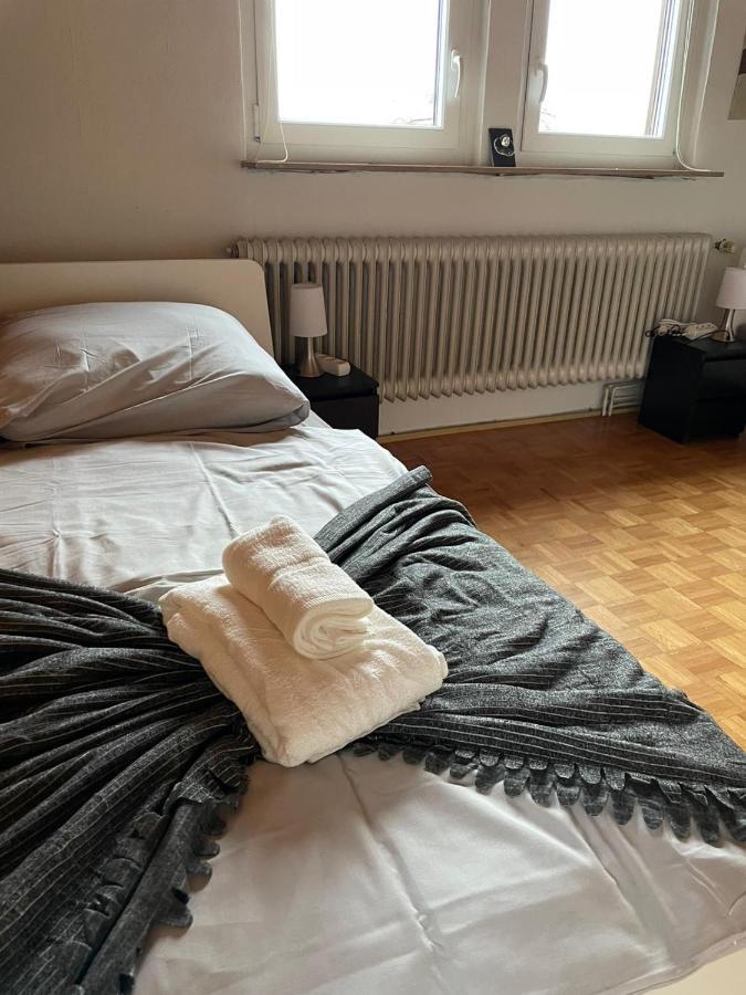 B-s L Hostel *